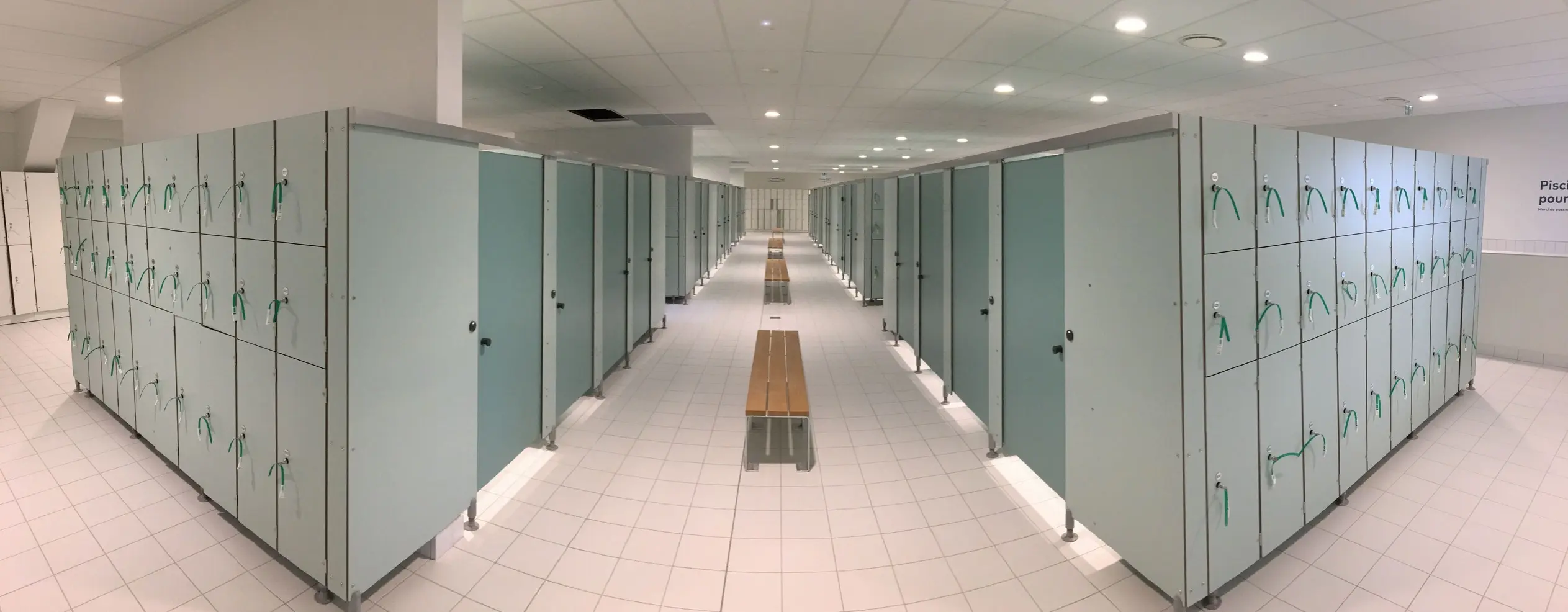 Cabine De Change Et Cloisons Pour Vestiaire De Piscine Municipale Avec 